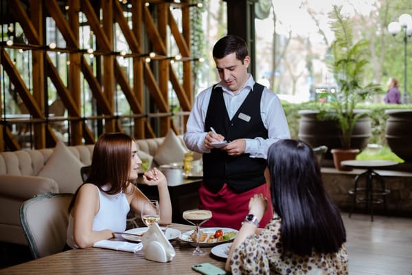 Алгоритмическая эксплуатация: форензик-аудит платформенного капитализма и инфраструктурного дефицита