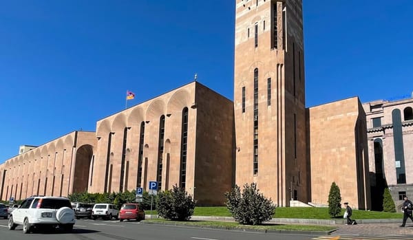 ТЕНЕВОЙ ТАРИФ: КАК «УМНЫЙ ГОРОД» АВИНЯНА ПРОДАЕТ ЕРЕВАН ПО КУСОЧКАМ